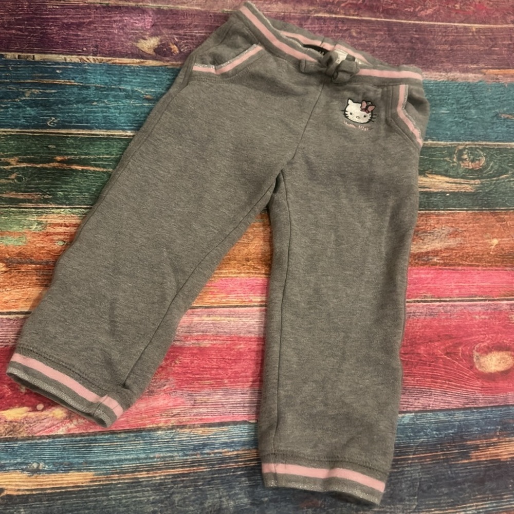 Hello Kitty long sleeve tee (1-2yr) and sweatpants (1.5-2yr) - Picture 3 of 3